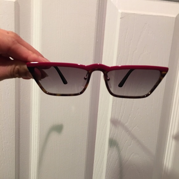 🆕PRADA CAT EYE 58MM SUNGLASSES 💯 %AUTHENTIC - Picture 4 of 11